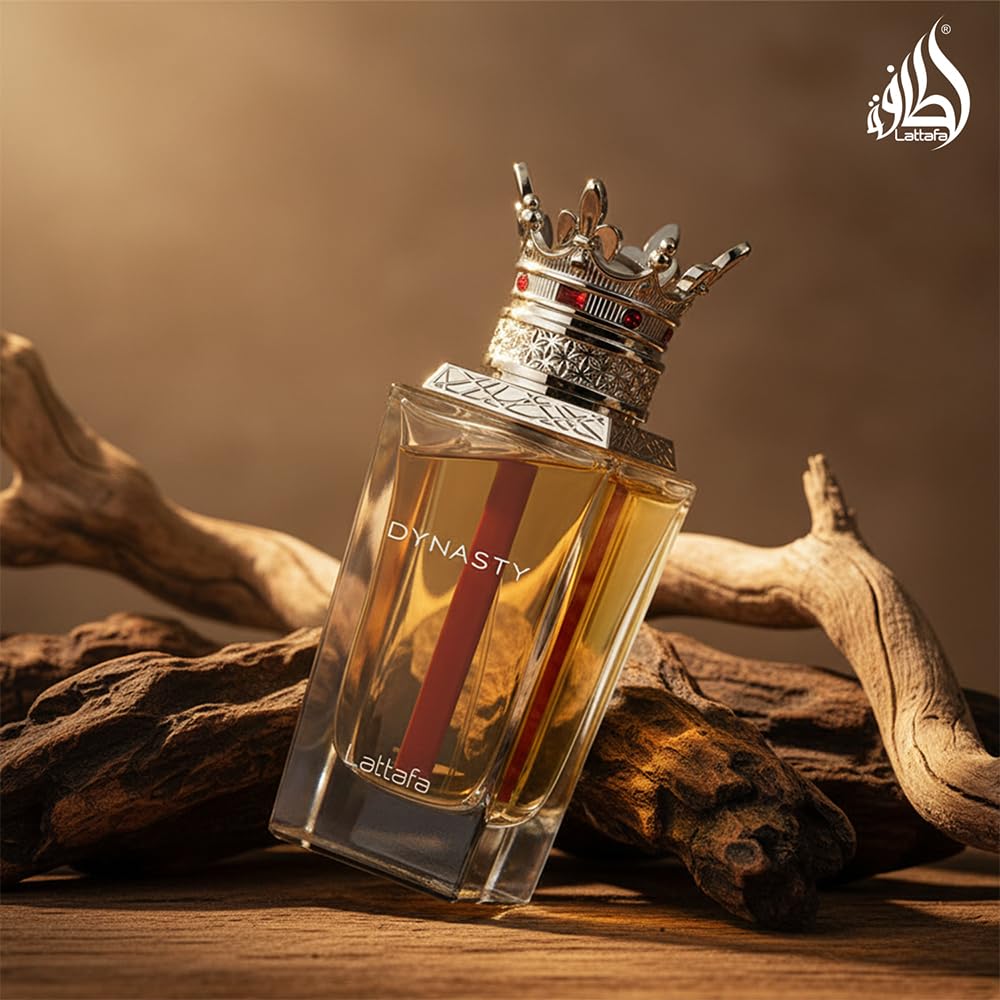 Lattafa Dynasty Eau de Parfum sur une table élégante