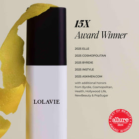 LolaVie Glossing Detangler 5 oz sur une coiffeuse