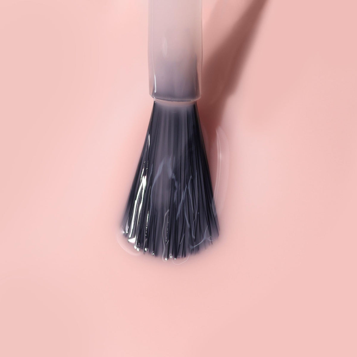 LONDONTOWN kur Perfecting Nail Veil #4 Dusty Rose Tint application sur ongles