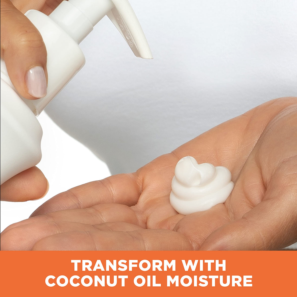 Lotion corps Palmer's sur une table en bois