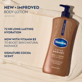 Lotion Corps Vaseline Cocoa Radiant sur une surface blanche