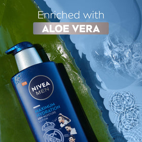 Lotion hydratante NIVEA MEN sur un fond de salle de bains