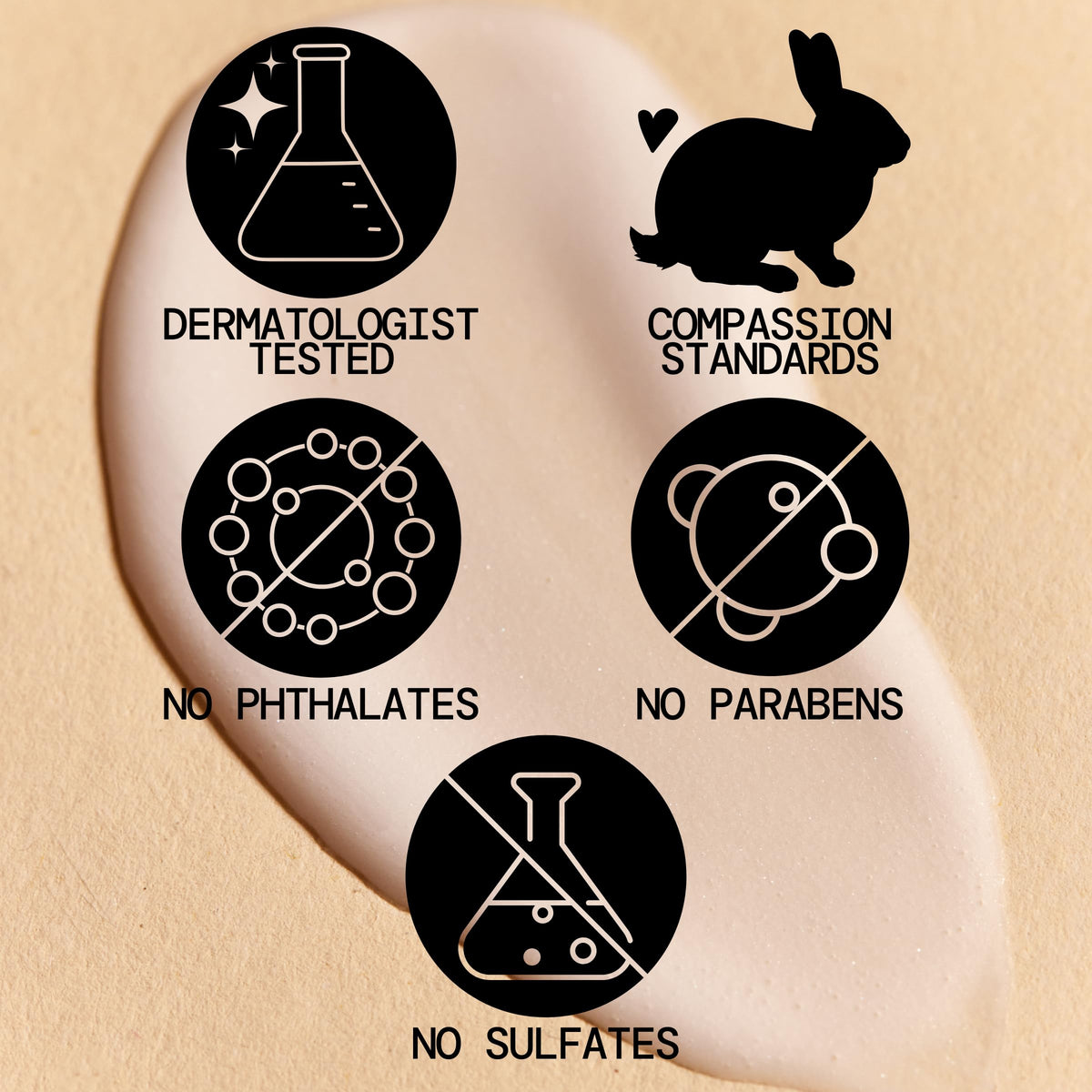 Lotion illuminante Pacifica Dreamlit à côté d'autres produits de soin