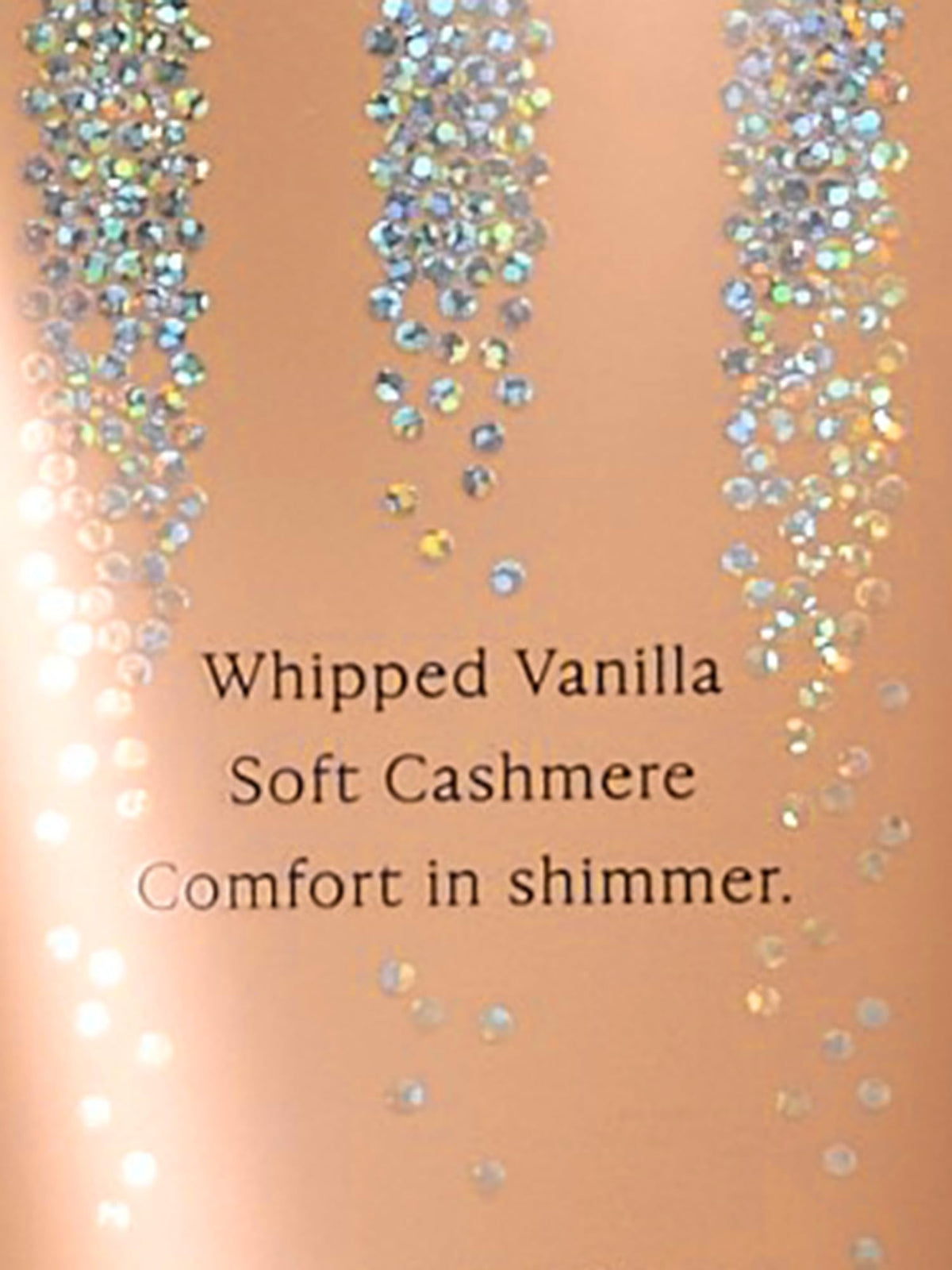 Lotion Victoria's Secret Bare Vanilla Shimmer dans une salle de bain
