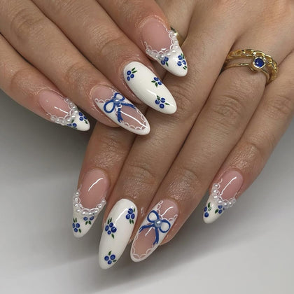 LPOODDNU Faux ongles press-on bleus avec design pearl, vue de face