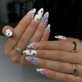 LPOODDNU kit de faux ongles press-on bleu avec 24 pièces, vue de haut