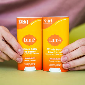 Lume Déodorant, stick solide sur une surface