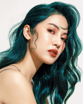 Lunar Tides Cerulean Sea coloration sur cheveux avant application