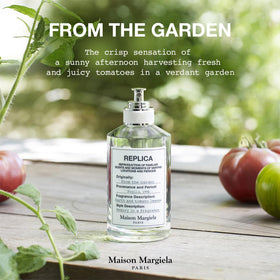 Maison Margiela Eau de Toilette From the Garden 100 ml sur un fond naturel