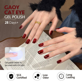Manucure réalisée avec le set de vernis gel Cat Eye GAOY