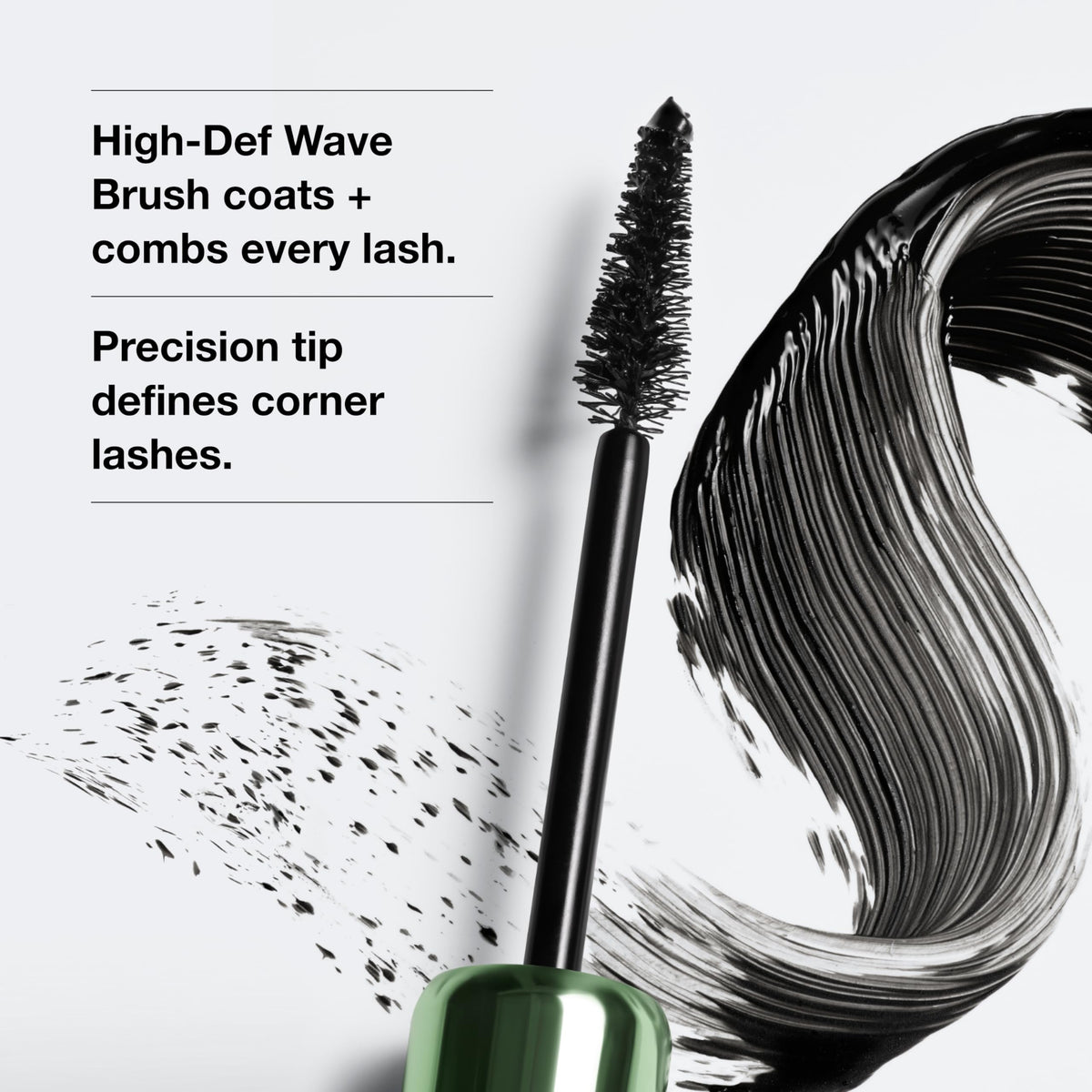 Mascara Clinique sur fond blanc, vue latérale