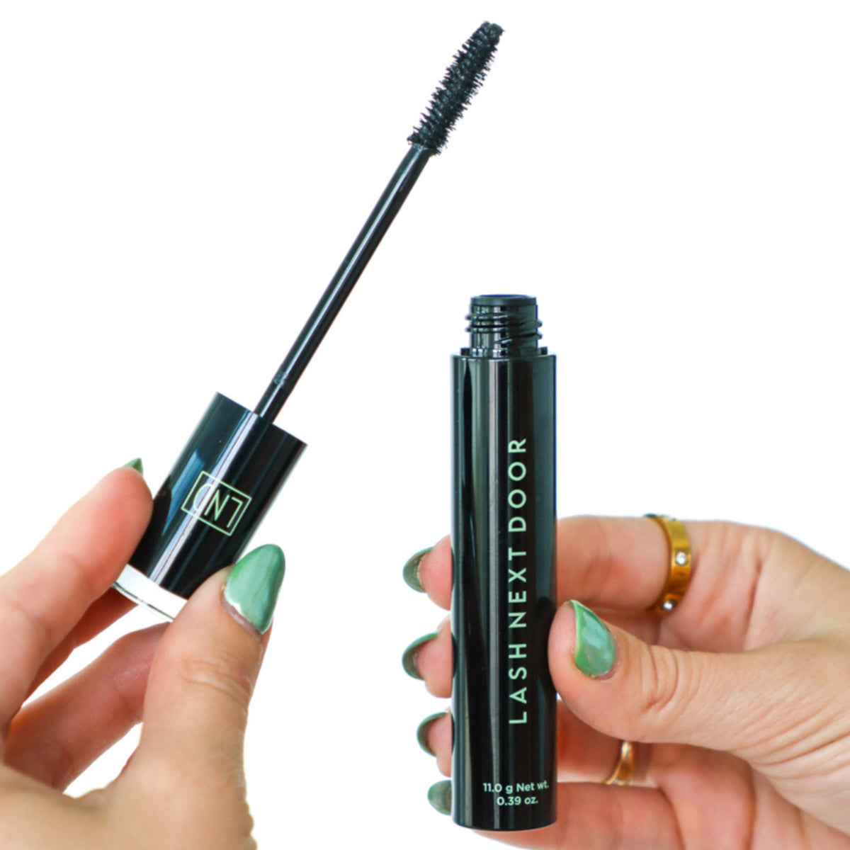 Mascara LASH NEXT DOOR Noir brosse close-up