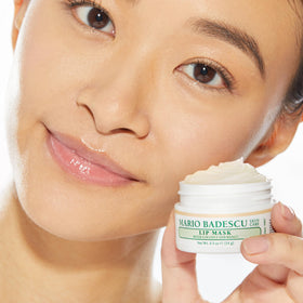Masque à lèvres Mario Badescu avec un fond de nuit étoilée