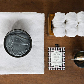 Masque Davines en utilisation dans un cadre de salle de bain