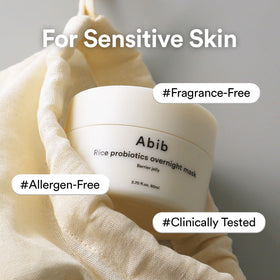 Masque de nuit Abib à côté d'autres produits de beauté