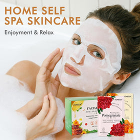 Masque en tissu KONEUK prêt à être utilisé sur un visage propre