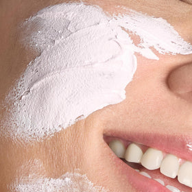 Masque visage Bliss à la guimauve 100g avec son couvercle