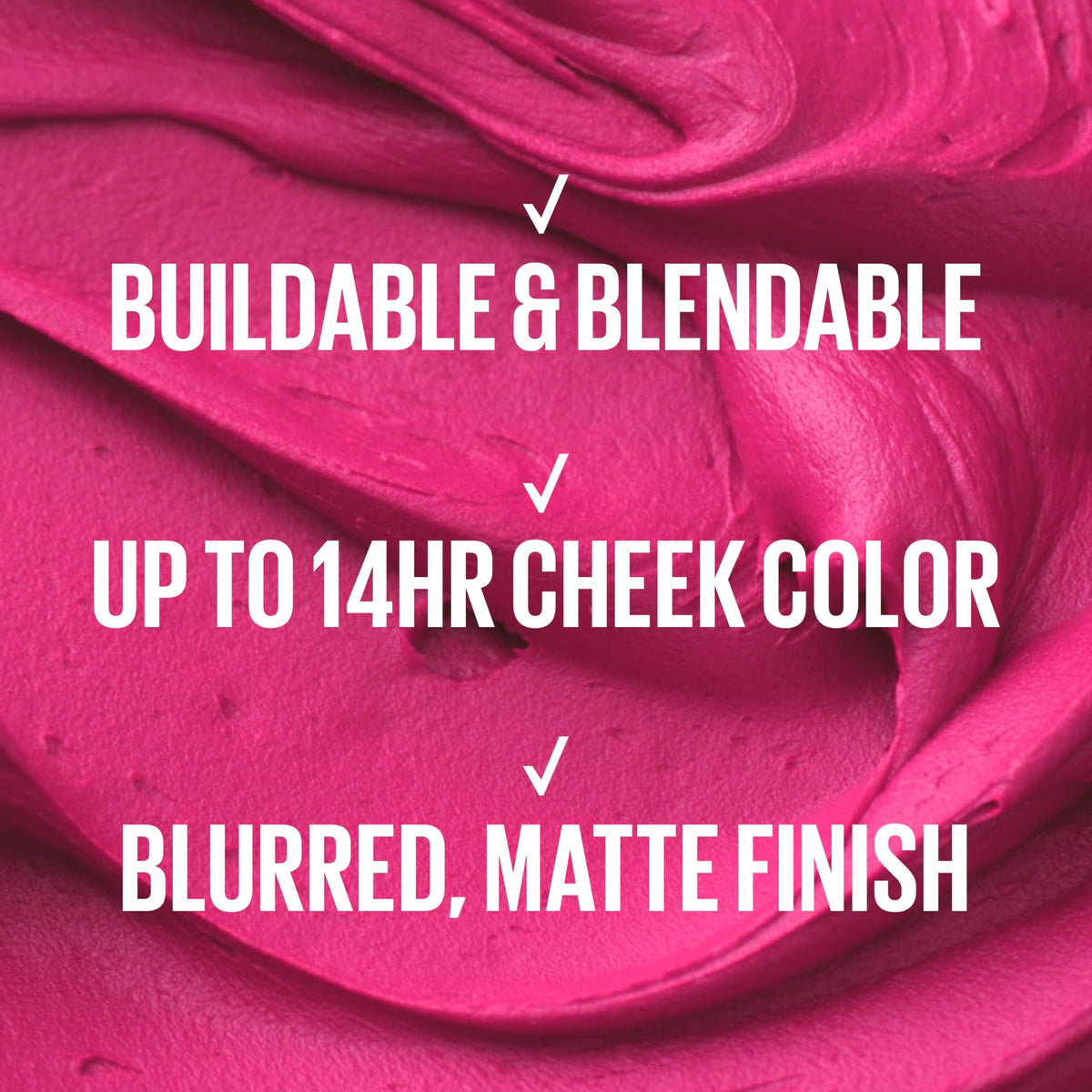 MAYBELLINE Cloudtopia Mousse Blush avec autres produits de maquillage