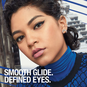 MAYBELLINE Crayon Eyeliner appliqué sur paupière