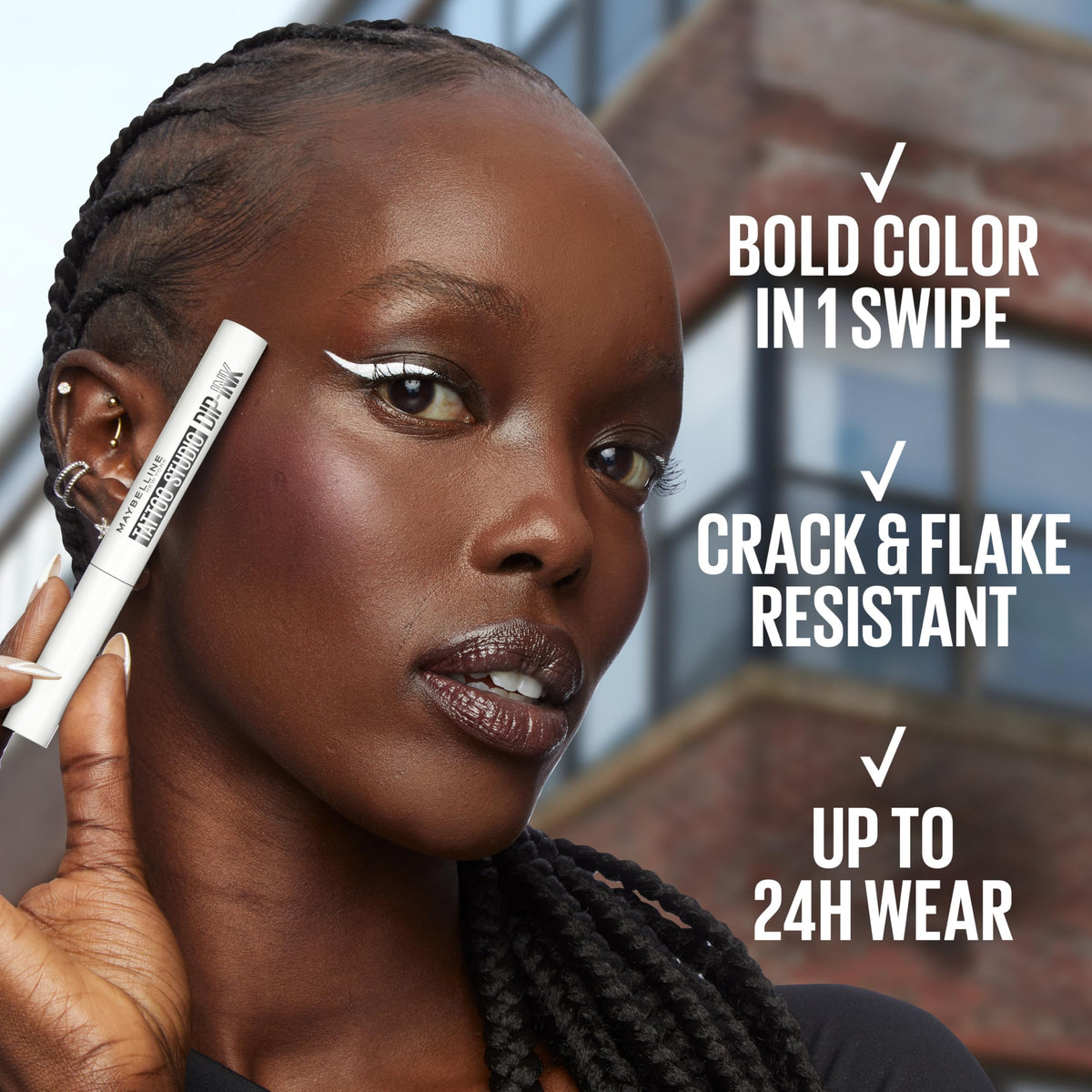 MAYBELLINE Eyeliner Liquide en teinte Burgundy support