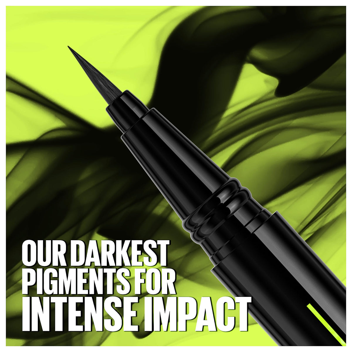 MAYBELLINE Eyeliner Tattoo Studio Ink Pen en utilisation sur l'œil