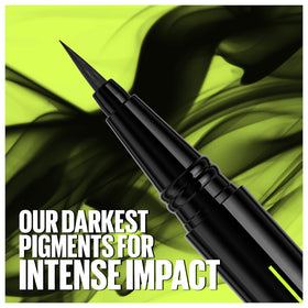 MAYBELLINE Eyeliner Tattoo Studio Ink Pen en utilisation sur l'œil
