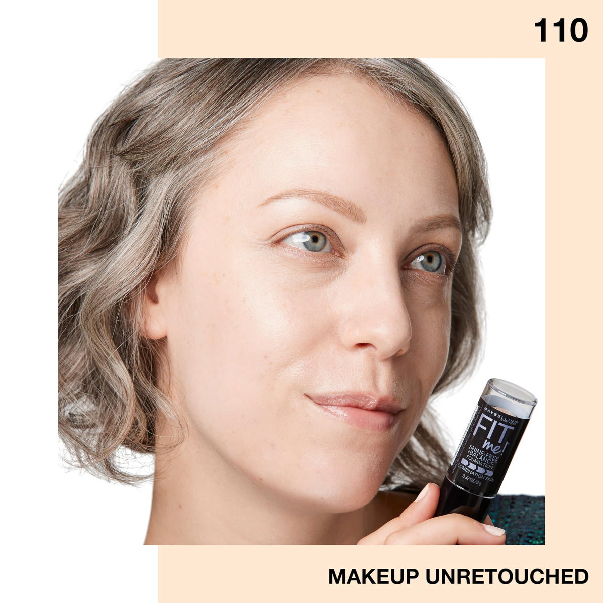 MAYBELLINE fond de teint stick sur une surface plane