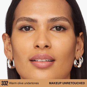 MAYBELLINE Fond de Teint Super Stay Lumi-Matte 332 texture sur main