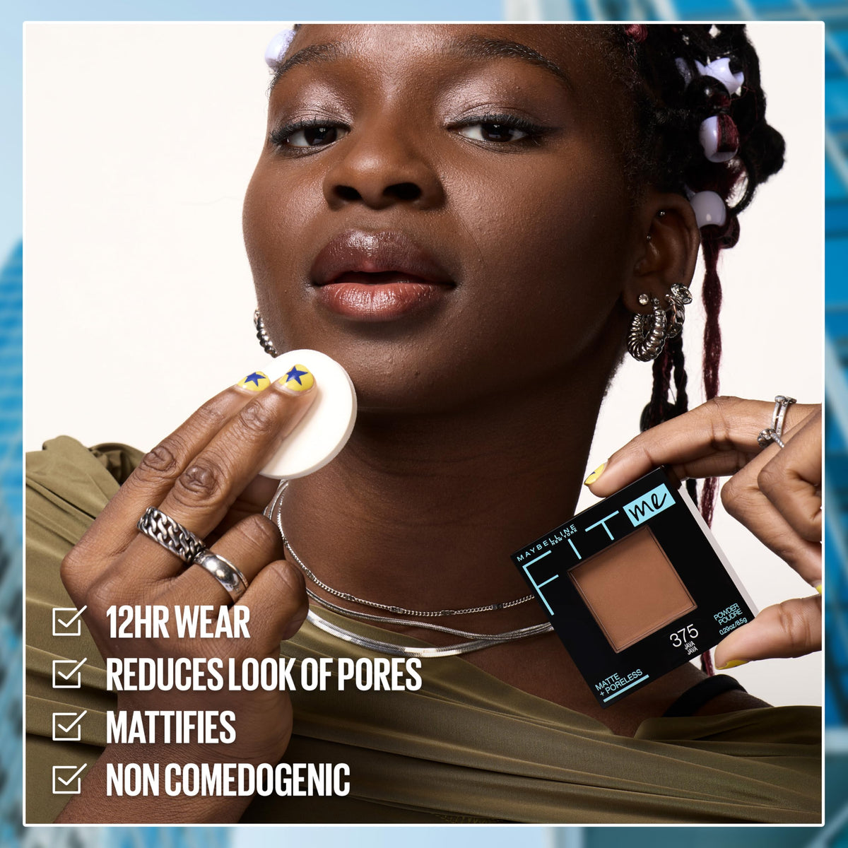 MAYBELLINE Poudre Pressée Matifiante Fit Me Pure Beige avec accessoires de maquillage