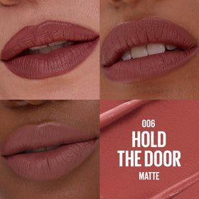 MAYBELLINE Rouge à Lèvres Sérum 8HR texture crémeuse sur les lèvres