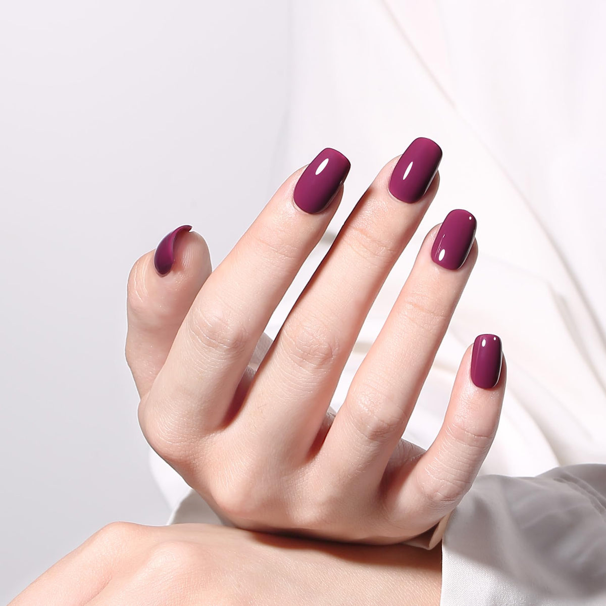 MAYCHAO Vernis à Ongles Gel 15ML Rouge Vin - application sur les ongles