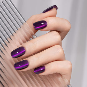 MAYCHAO vernis gel Cat Eye violet 15ml sur des ongles manucurés