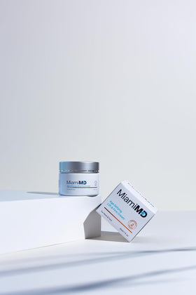 MiamiMD Crème Liftante et Fermeté 50 ml près d'autres produits de soins