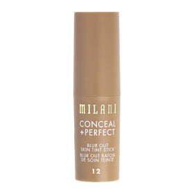 Milani Fond de teint teinté Blur Out 12-Medium Olive en usage quotidien