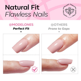 modelones Faux Ongles Press On Sakura Pink sur des mains