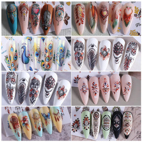 Motifs de fleurs et plumes sur les autocollants d'ongles 3D Boho