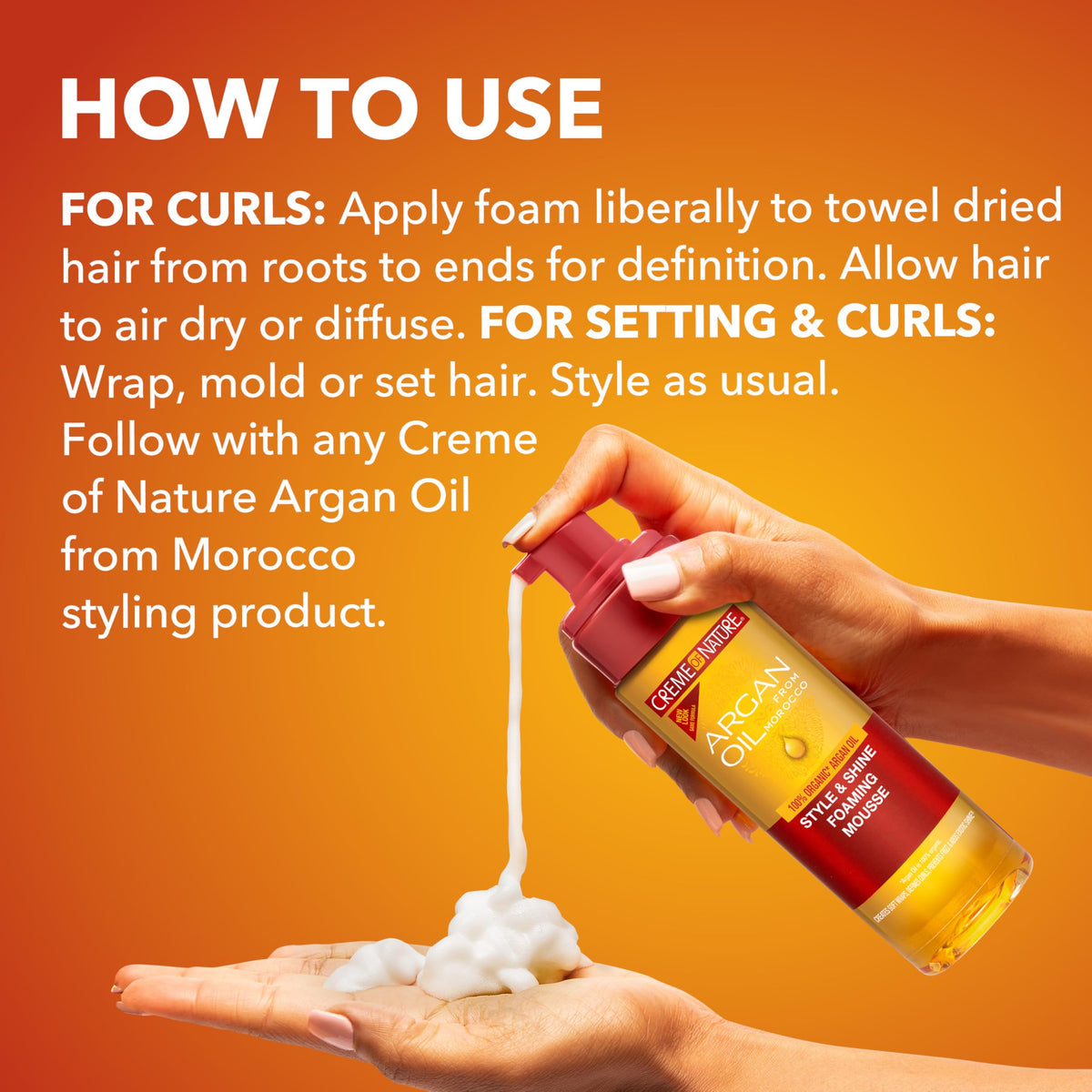 Mousse coiffante Creme of Nature ouverte pour montrer la texture