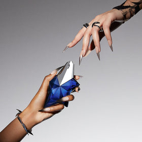 Mugler Angel Elixir flacon bleu en forme d'étoile