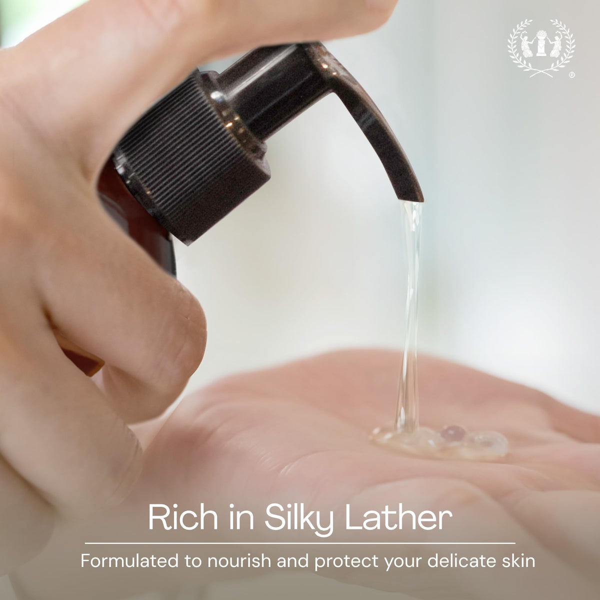 Muse Apothecary Rituel des Mains savon dans un environnement de salle de bain