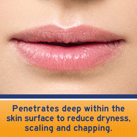 Neosporin Lip Health, détail sur la texture du baume hydratant
