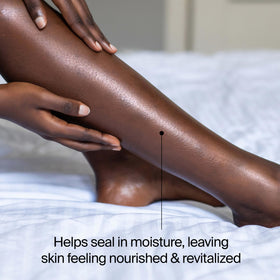 Neutrogena Huile Corporelle Légère texture sur main