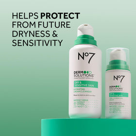 No7 Nettoyant Hydratant pour le Visage 558g, en situation de salle de bain