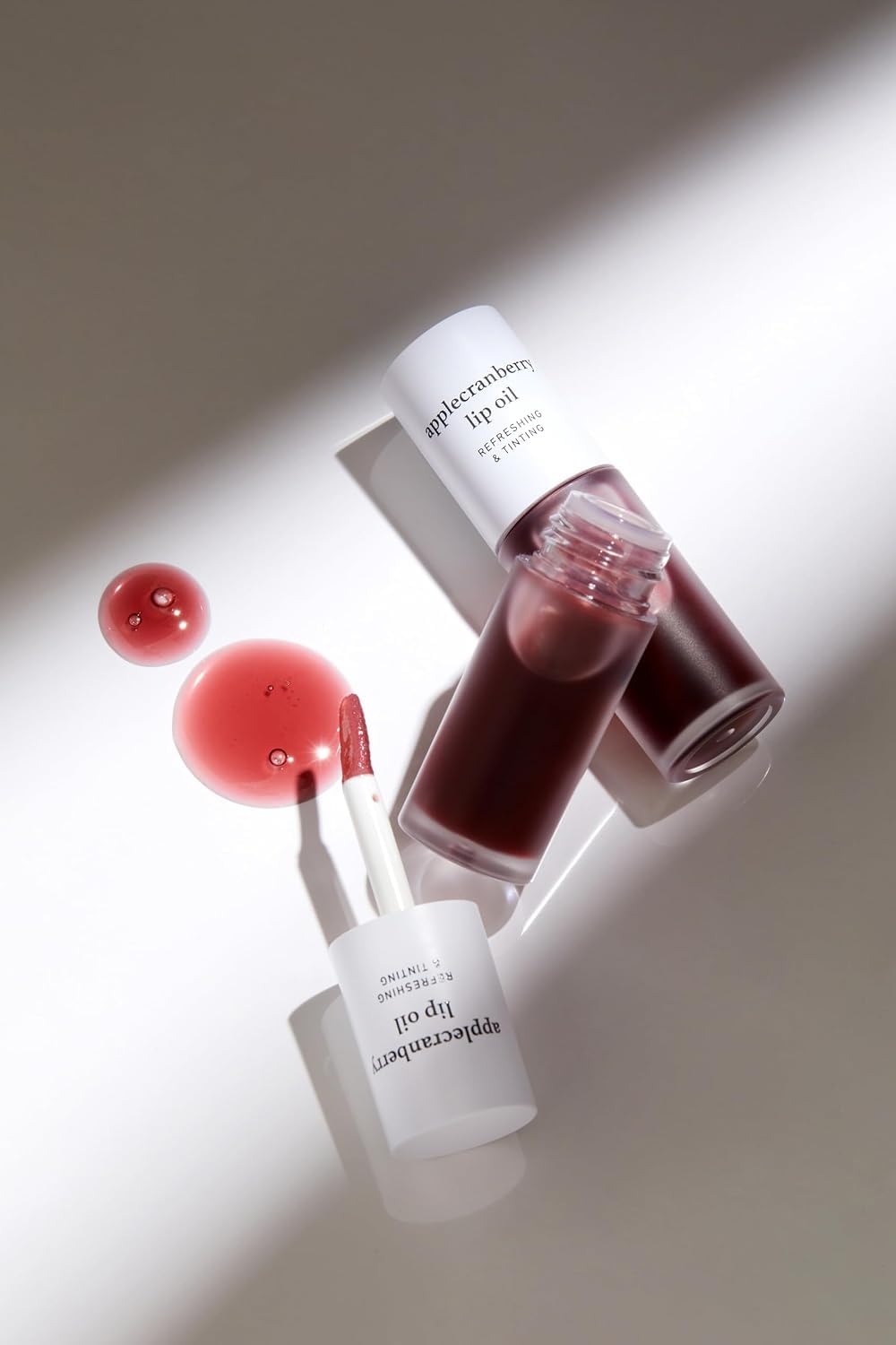 NOONI Huile à Lèvres Apple Cranberry 20g en application