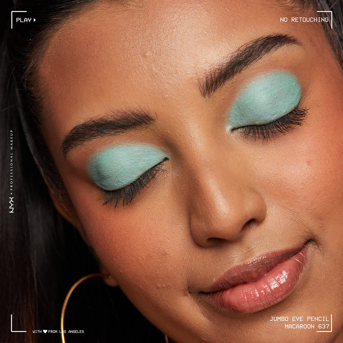 NYX Jumbo Eye Pencil 10g couleur Macaroon (Mint) application sur paupière
