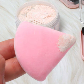 Ocim poudres de maquillage triangle dans un étui rectangulaire