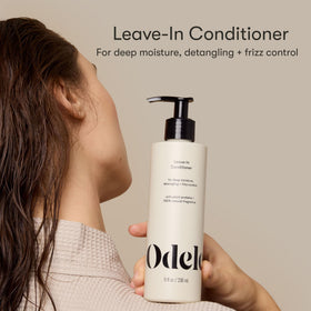 Odele Après-Shampoing Vegan 32 fl oz avec pompe sur fond blanc