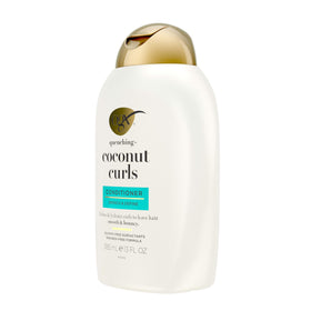 OGX Quenching Coconut Curls Après-Shampooing avec fond blanc