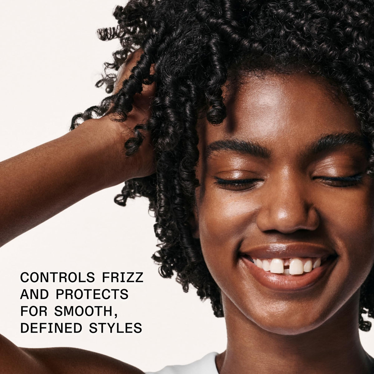 Olaplex N°.6 Bond Smoother crème anti-frisottis application sur cheveux