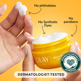 Olay Crème Hydratante à la Vitamine C 168g sur un bureau