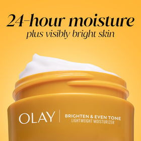 Olay Crème Hydratante Visage Régénérante garnie de fleurs